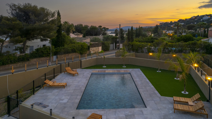 piscine crepuscule